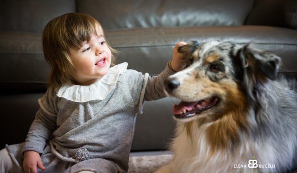 cane e bambina